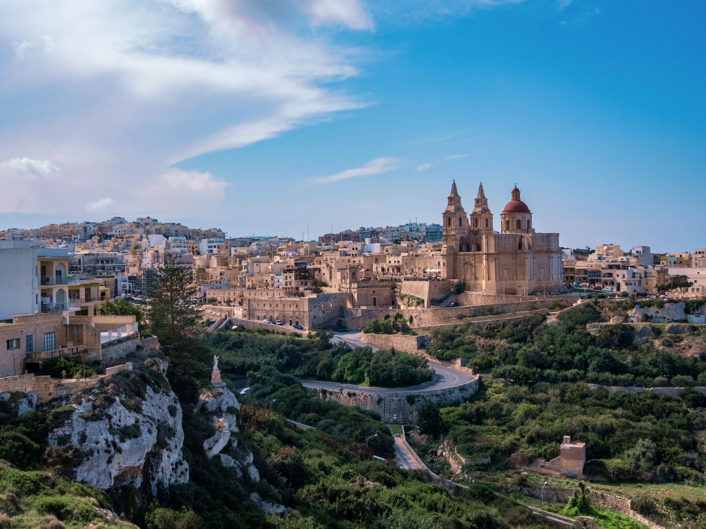 Malta; europa; spiaggia; città; monumenti; panorama; estate; skyline; Paese; citta;