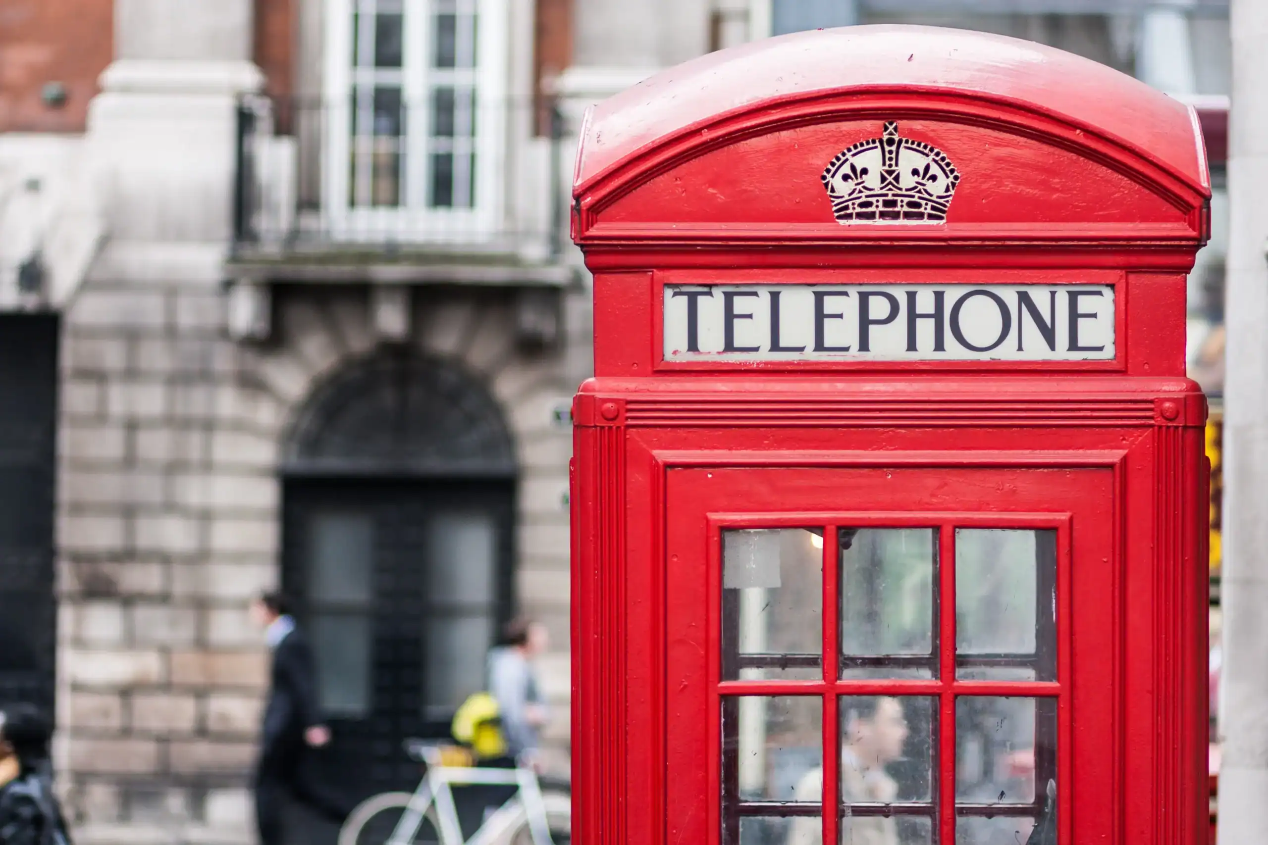 Cabina telefonica rossa a Londra.