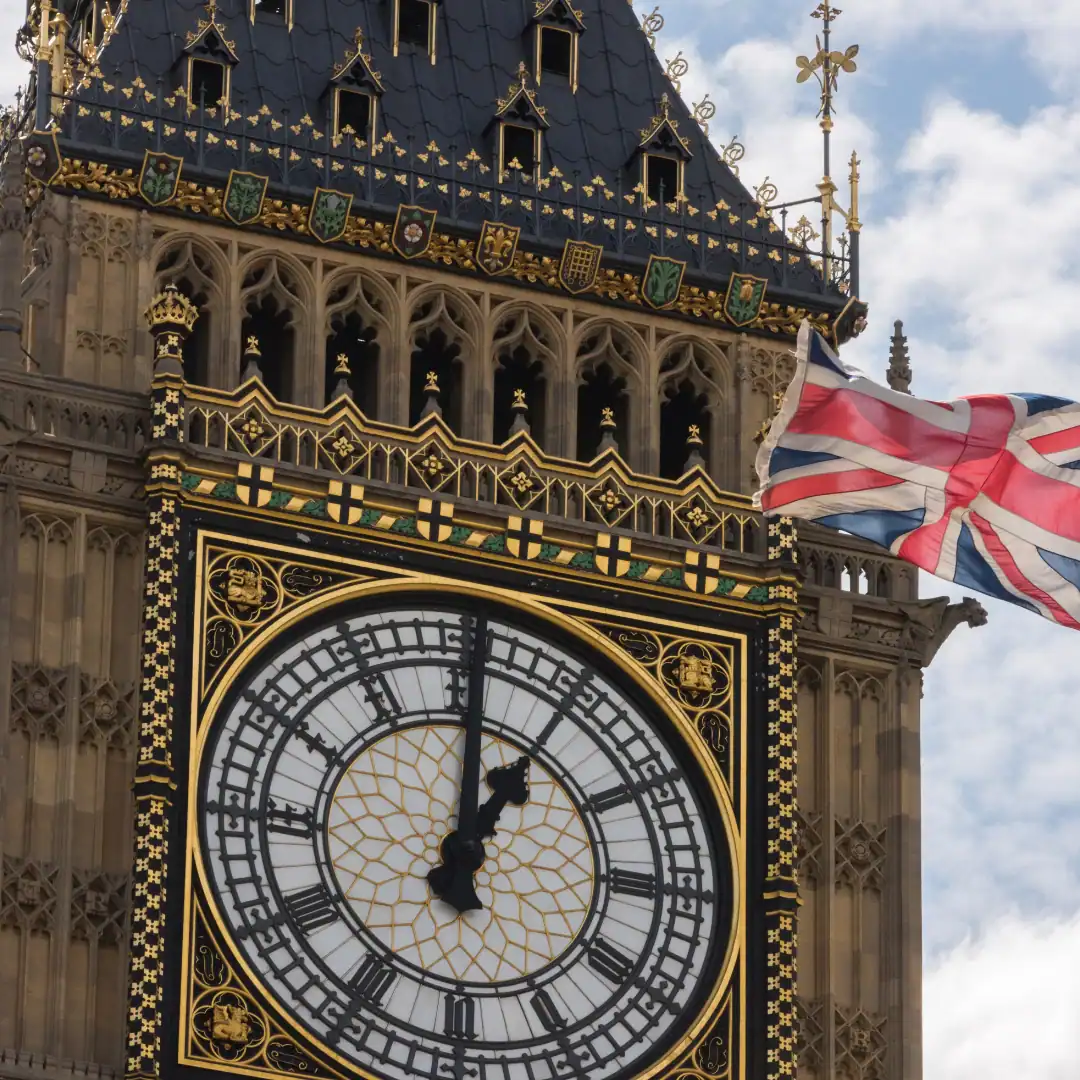 Orologio di Big Ben con bandiera