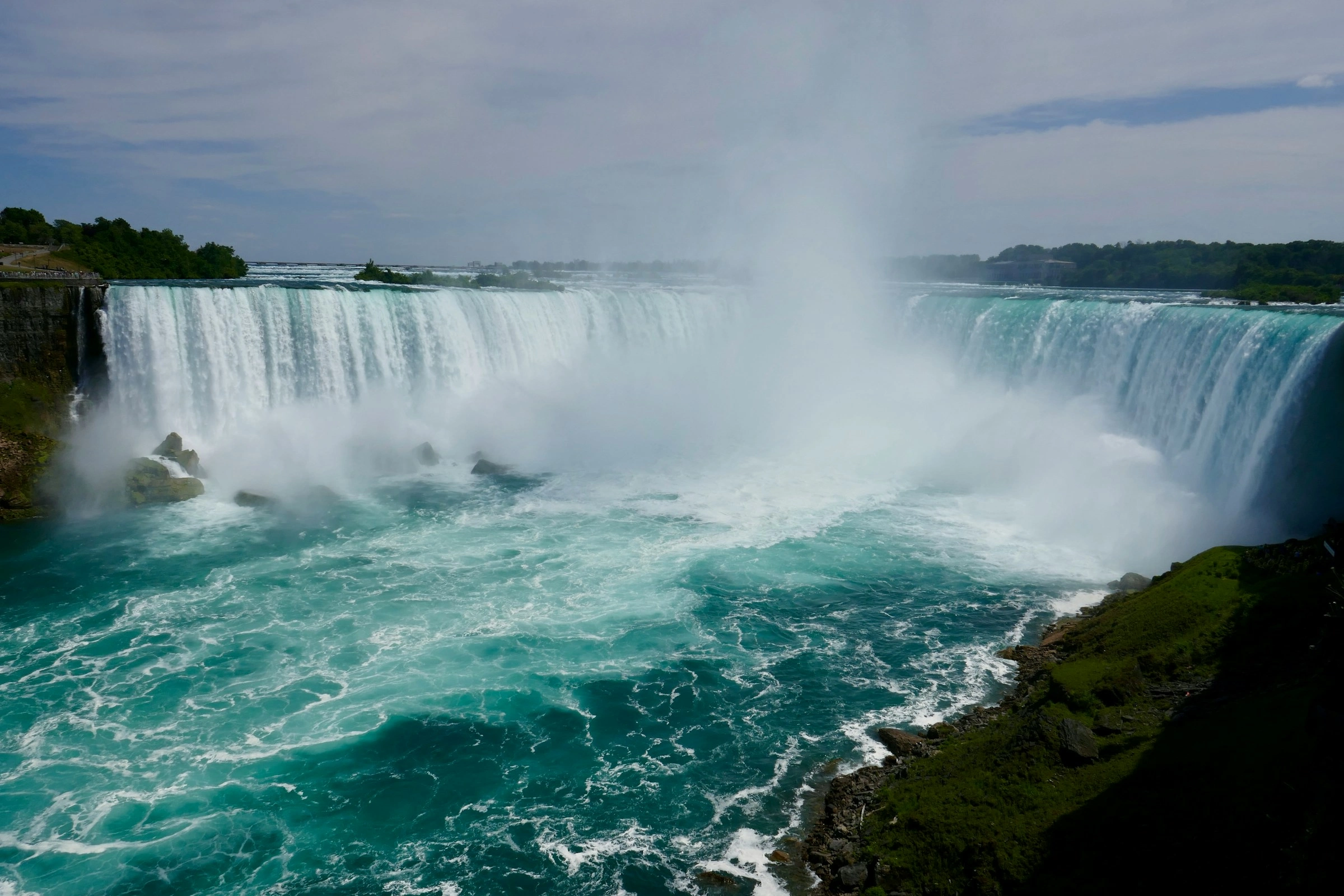 Cascate del Niagara, meraviglie naturali, turismo Canada, acqua impetuosa, natura selvaggia, viaggio Ontario, panorami incredibili