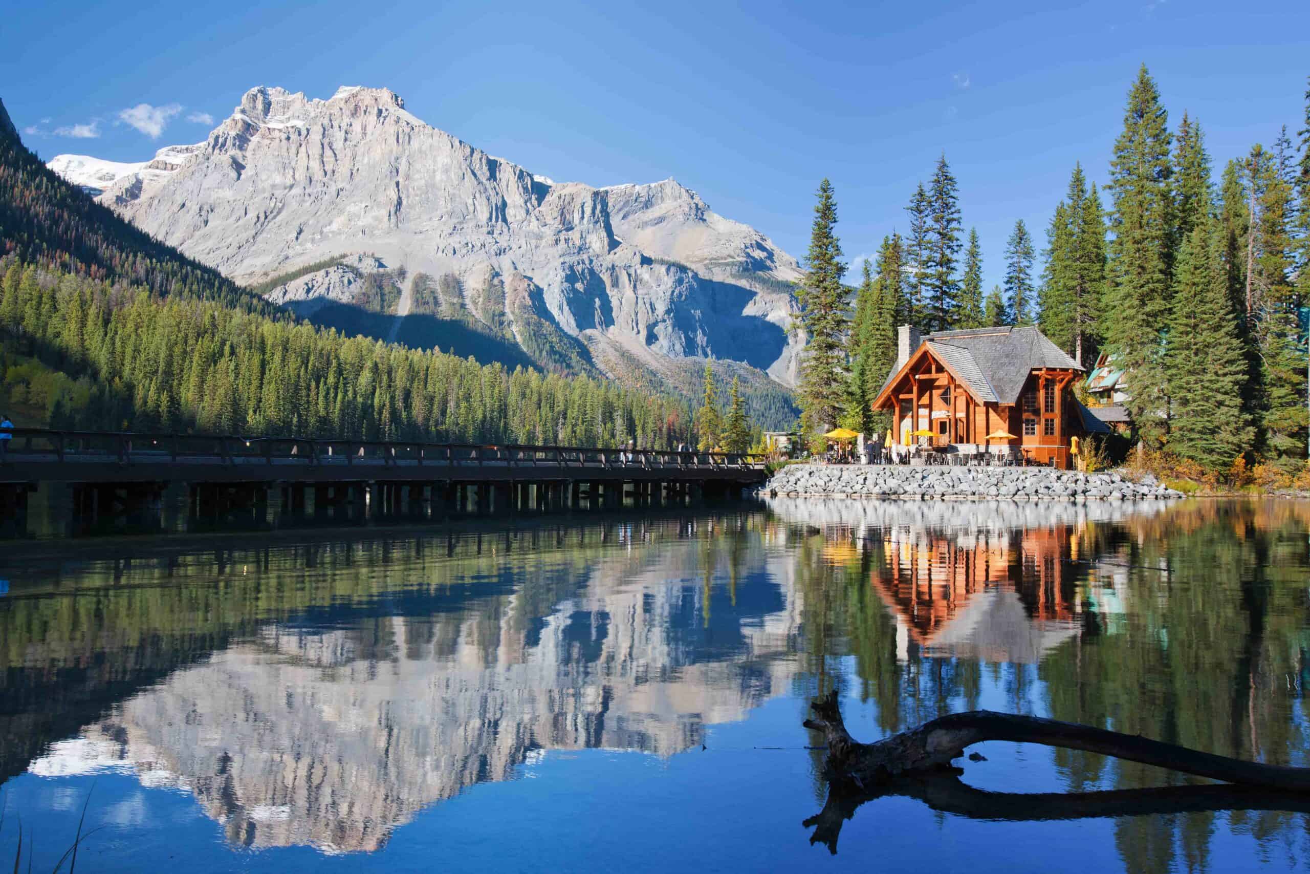 Montagne e riflesso sul lago
