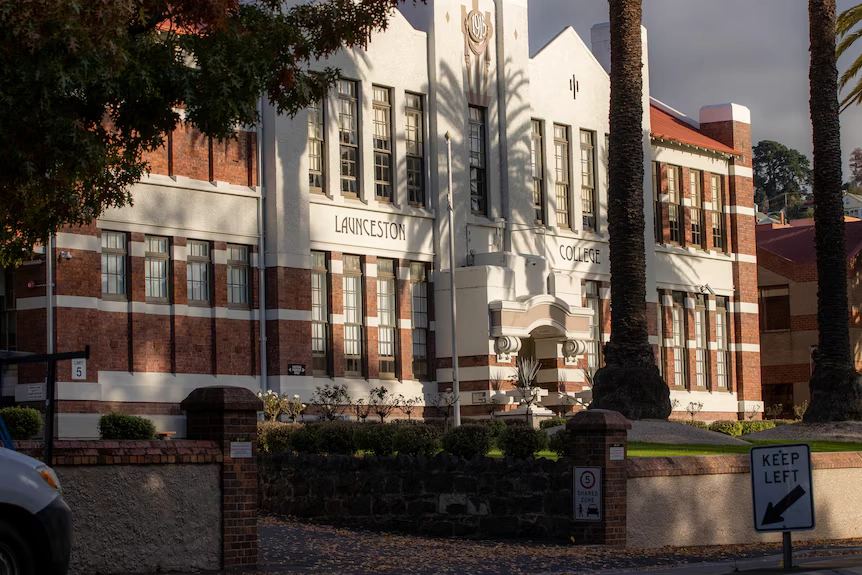 TASMANIAN GOVERNMENT SCHOOLS